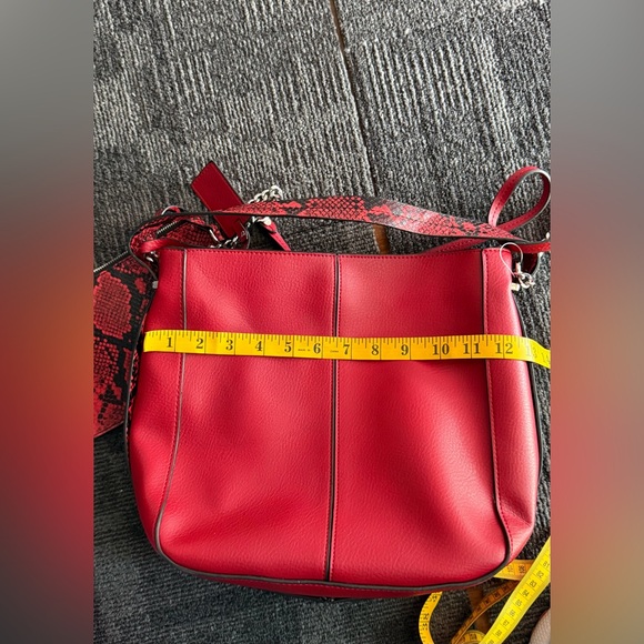 Andrea Red Faux Leather Tote Bag Snake Print Strap & Pouch – NWOT - Picture 13 of 13